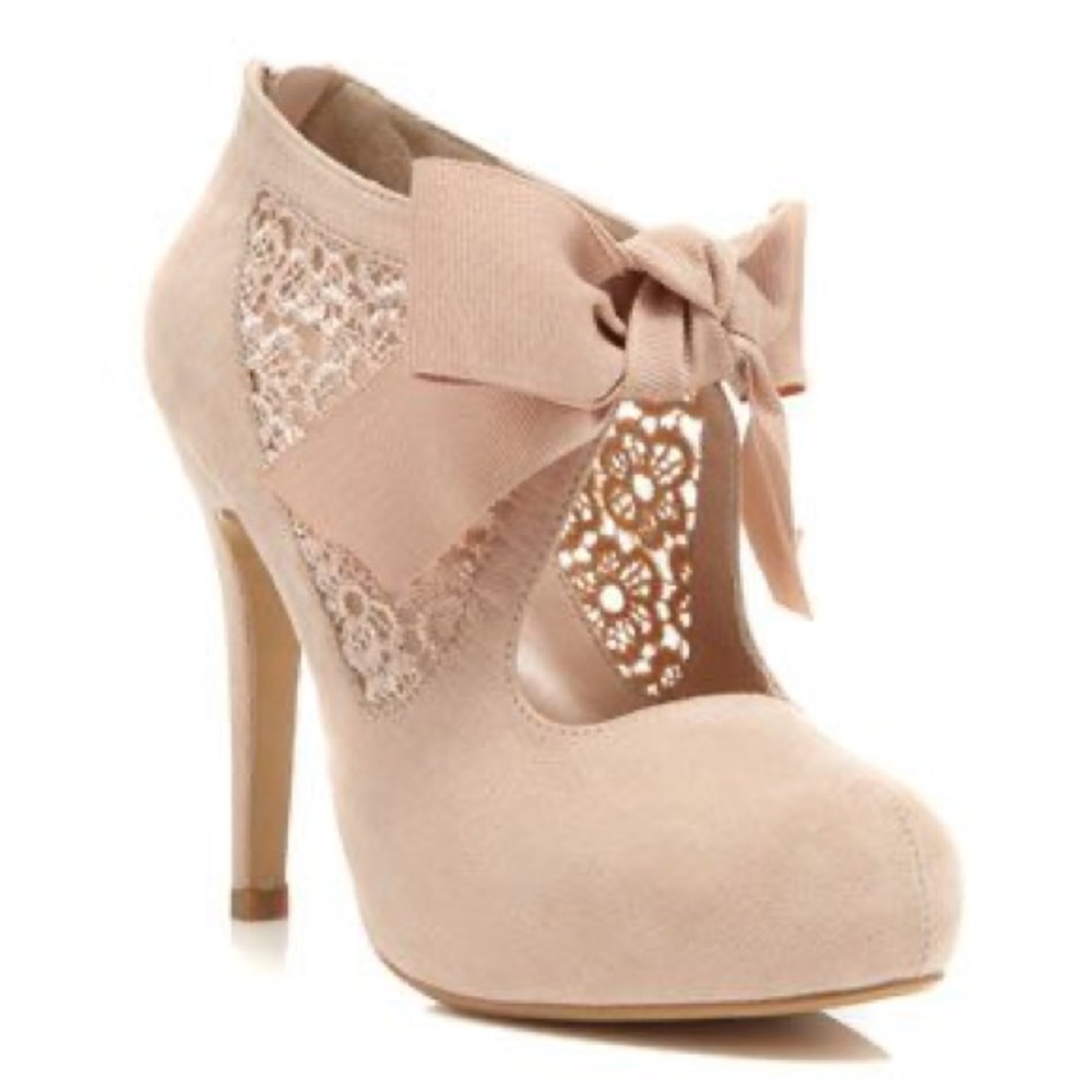 Miss Selfridge from the UK nude bow heel size US6 UK4